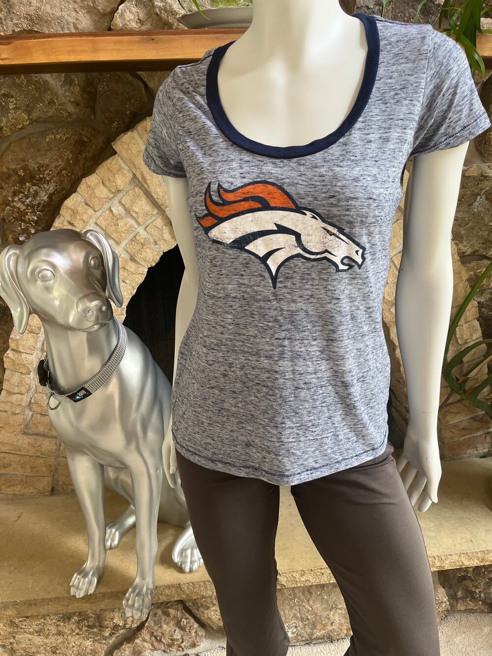 Touch by Alyssa Milano Denver Broncos Gray Short Sleeve Shirt Women's Size M